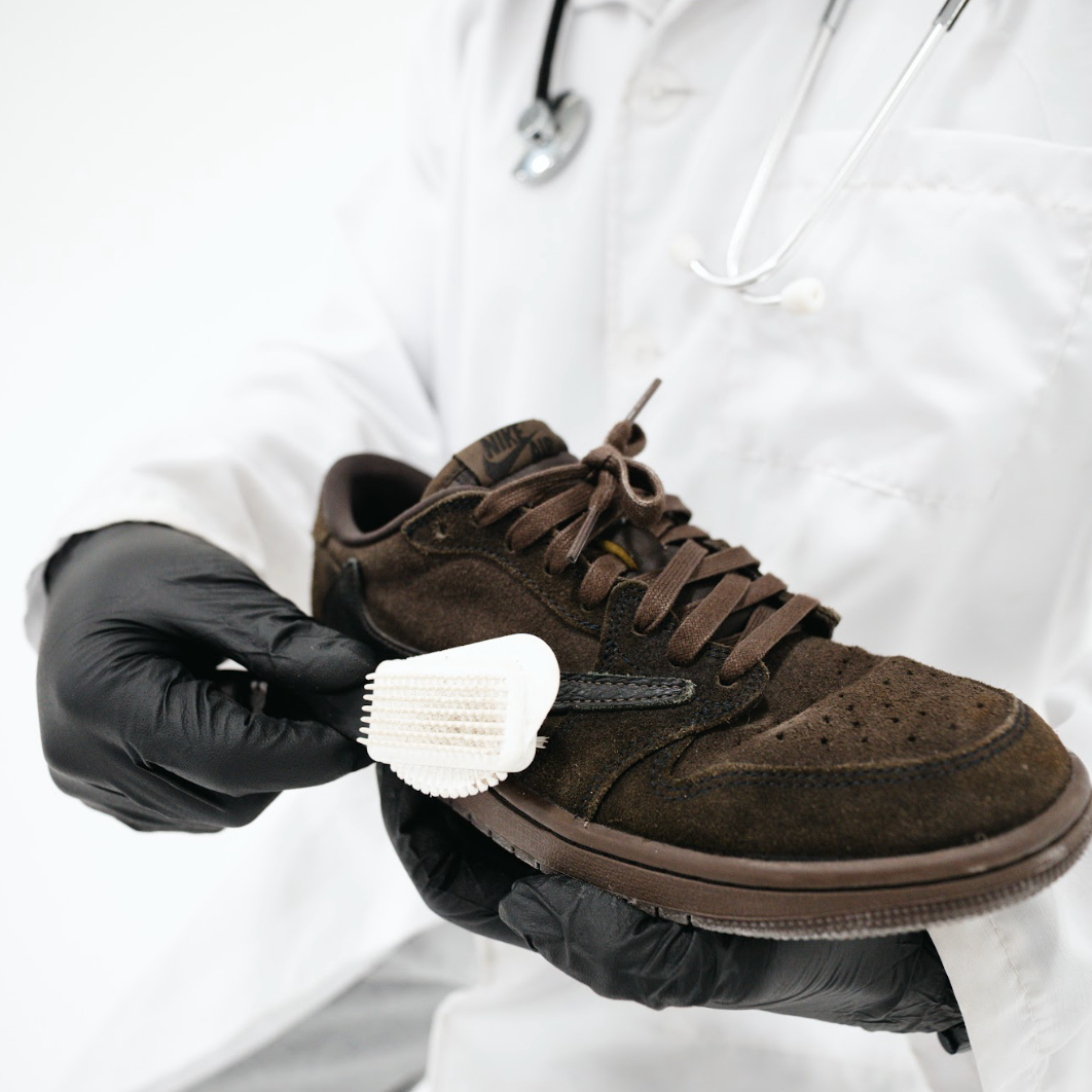 Deluxe Suede Brush